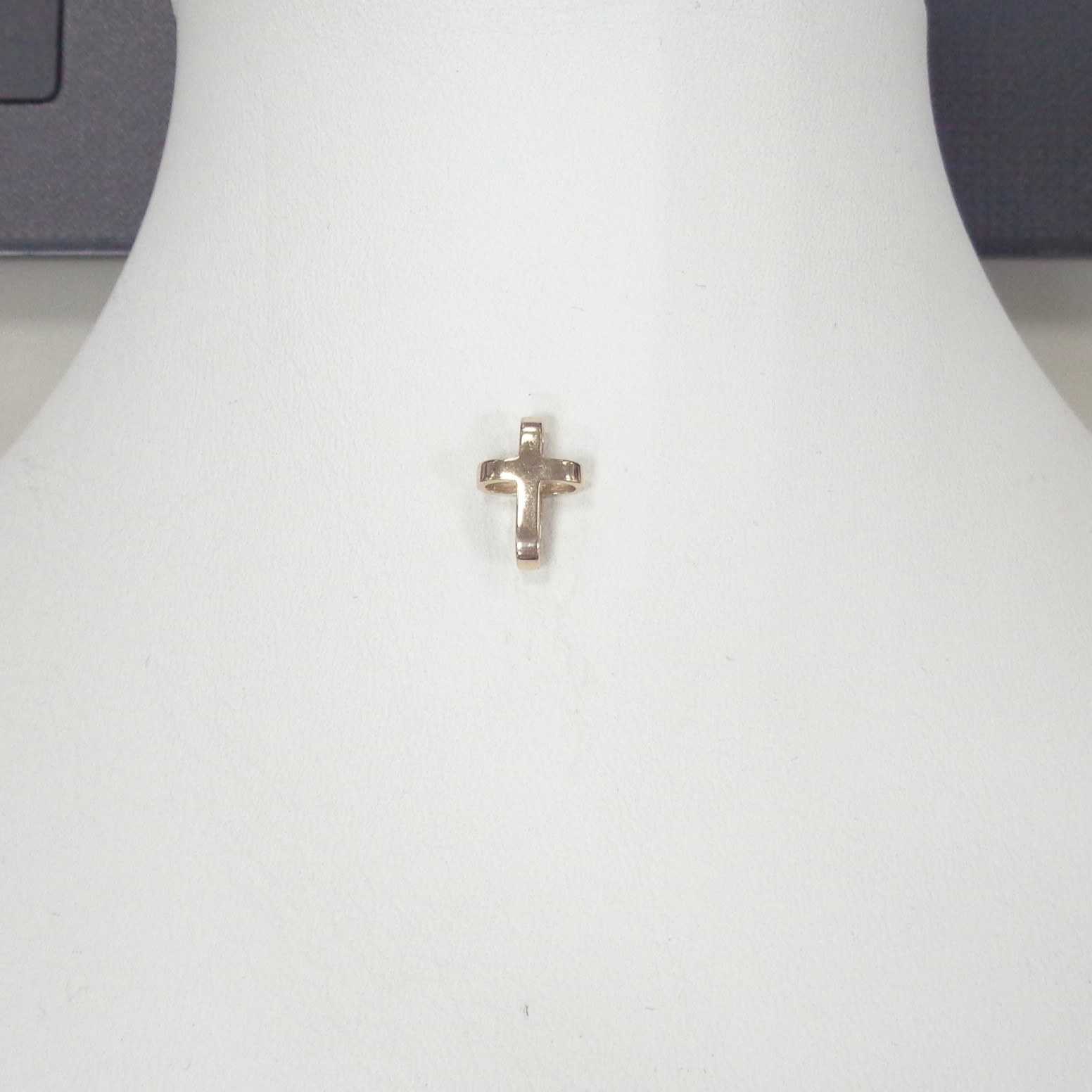 Подвеска-крест из золота